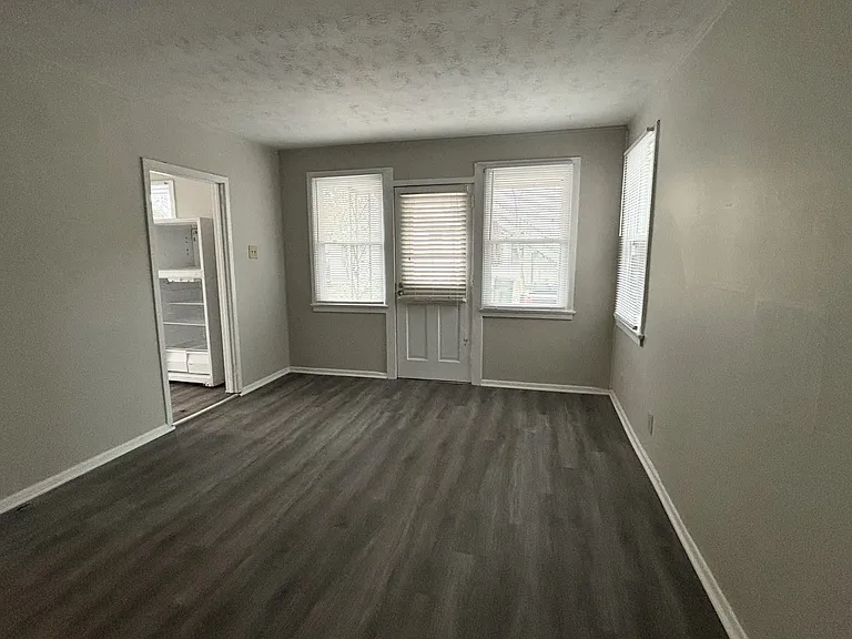 200A N Virginia Ave — Photo 8