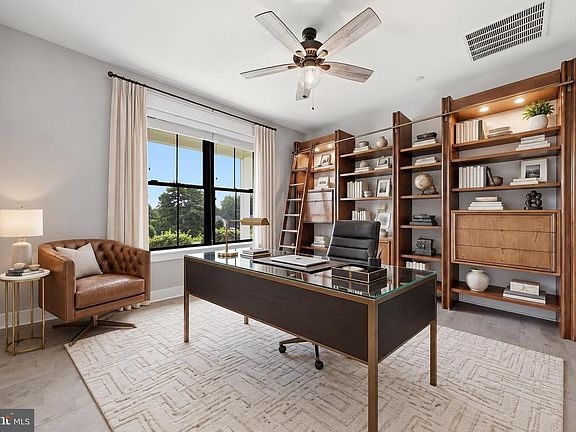 4th image of 8108 Mojave Ct