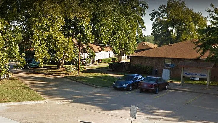 902 Dallas St #902 — Photo 8
