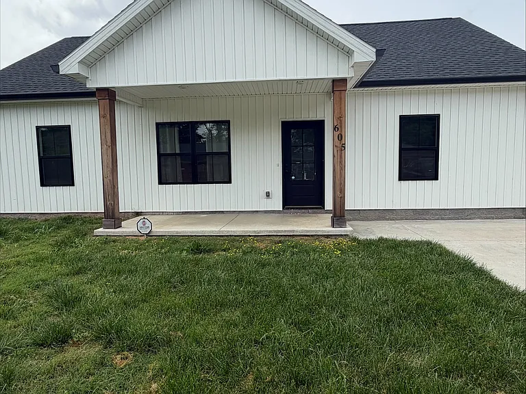 605 Colonette Dr — Photo 1