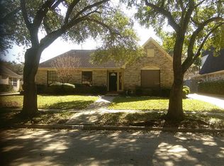 3011 E Steepbank Cir, Sugar Land, TX 77479