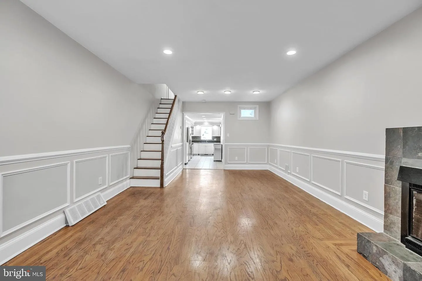 3 bed, 1285 sqft, $3,200 — Photo 3