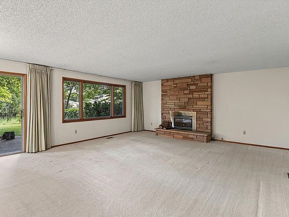 3rd image of 204 W 33rd Ave