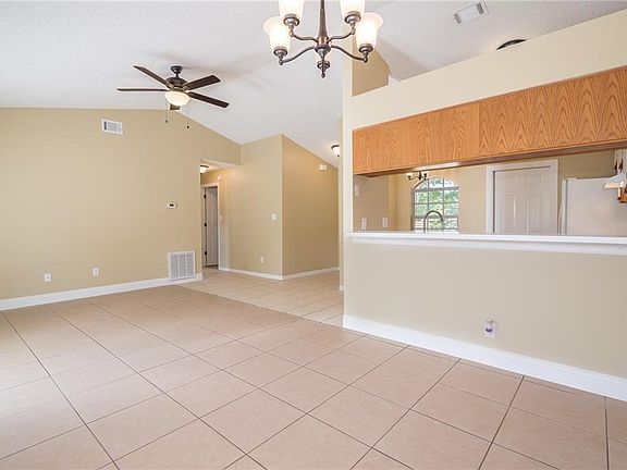 5th image of 11413 Mandarin Dr