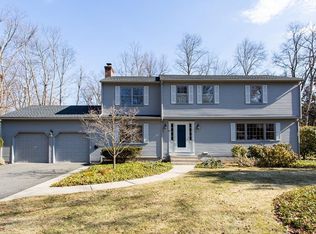 81 Knollwood Cir, Longmeadow, MA 01106