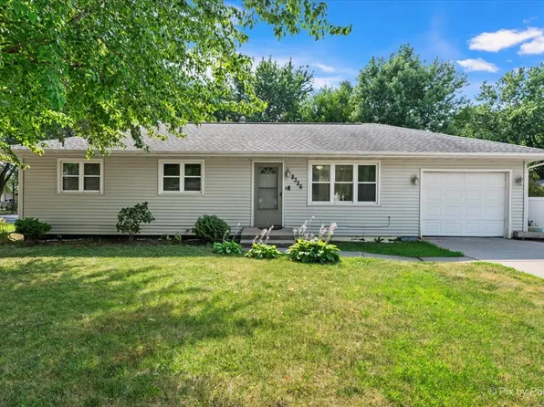 8326 Mildred Rd, Machesney Park, IL 61115