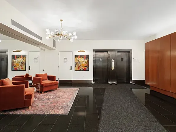 135 East 54th Street image 7 of 9