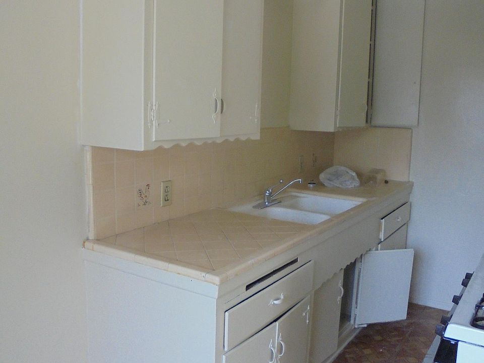 2nd image of 422 N Chandler Ave APT E
