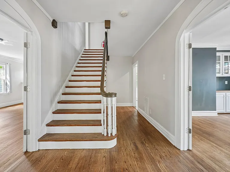 246 Maple Ave — Photo 6