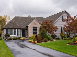 1625 S Lake George Dr, Mishawaka, IN 46545