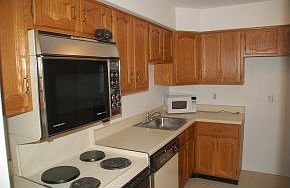 4th image of 15 Cranston Ct #64