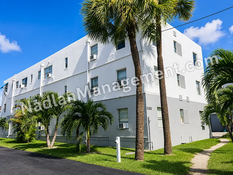 St George Apartments — Photo 31