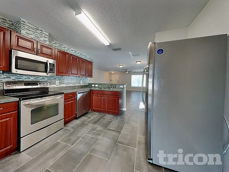 15407 Winter Breeze Ln — Photo 5