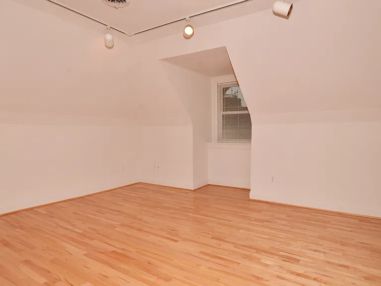6018 Walnut St #3 — Photo 7