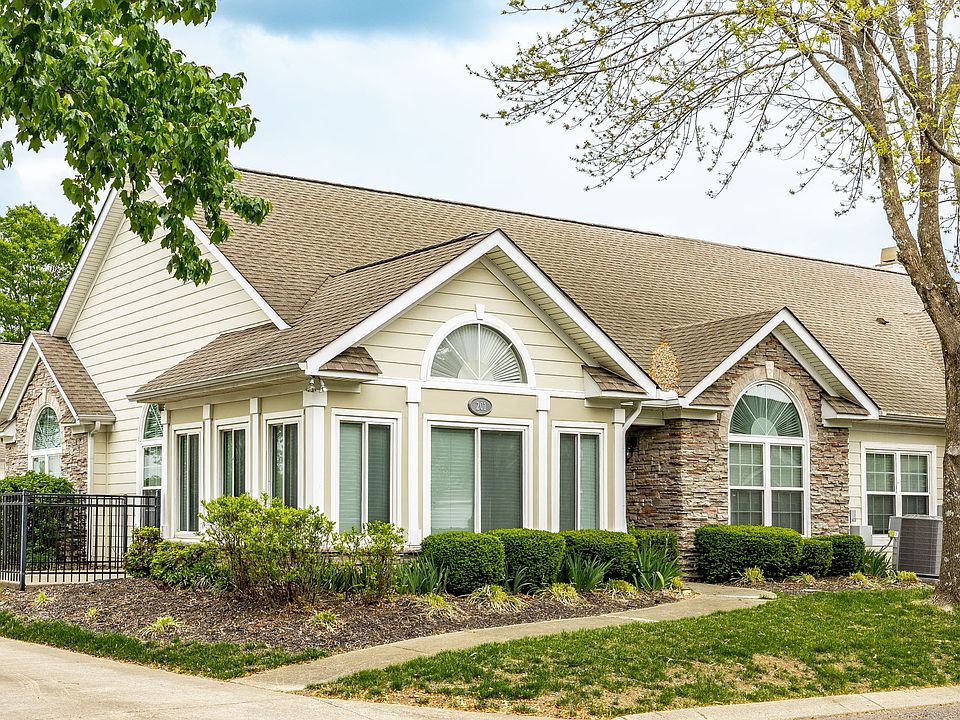 1st image of 825 Browns Ln #201
