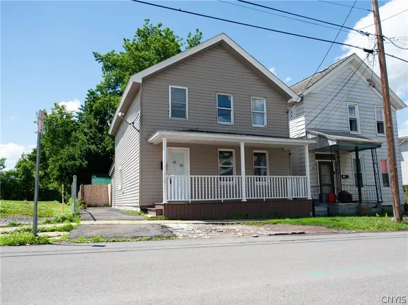 22 Schuyler St, Utica, NY 13502