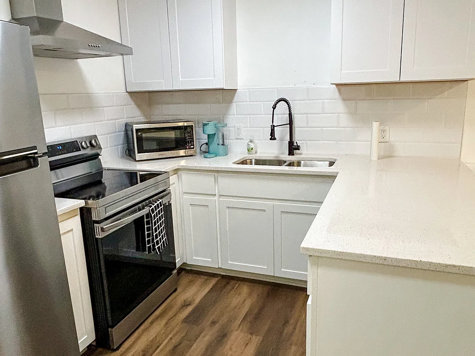 2 bed, 900 sqft, $1,350 — Photo 3