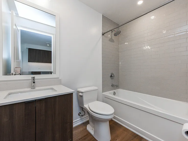 571 Prince Edward Dr N — Photo 48
