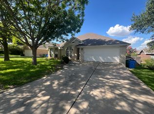 200 Mountain View Dr, Pflugerville, TX 78660