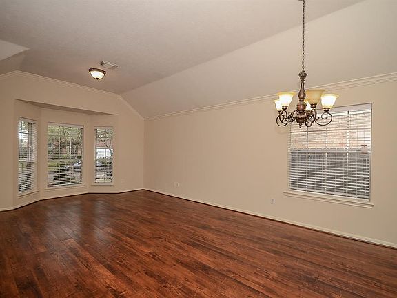 4th image of 619 Presley Way