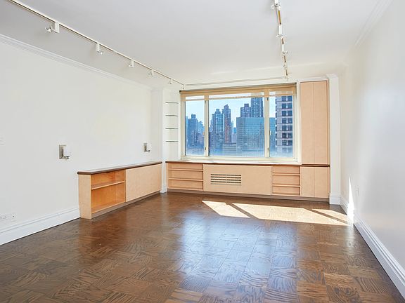 2nd image of 130 W 67th St APT 24-F
