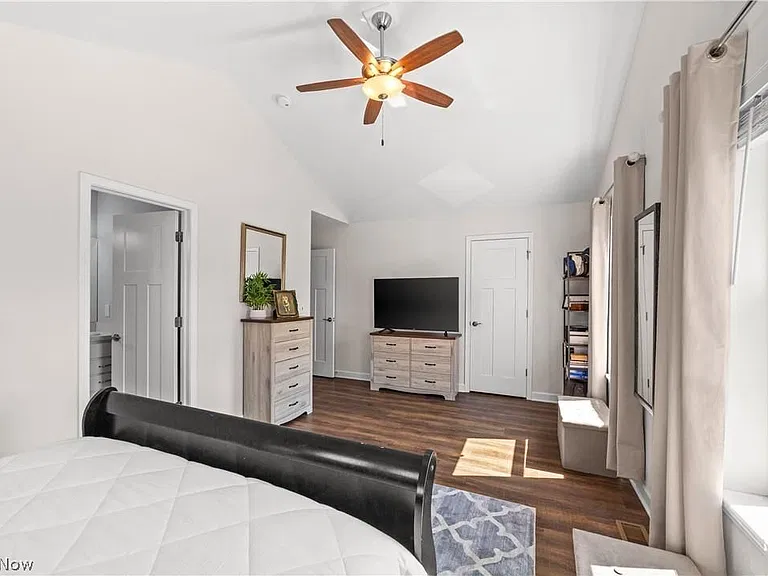 11813 Wade Park Ave — Photo 26