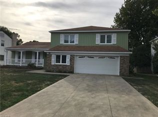2774 Goldwood Dr, Rocky River, OH