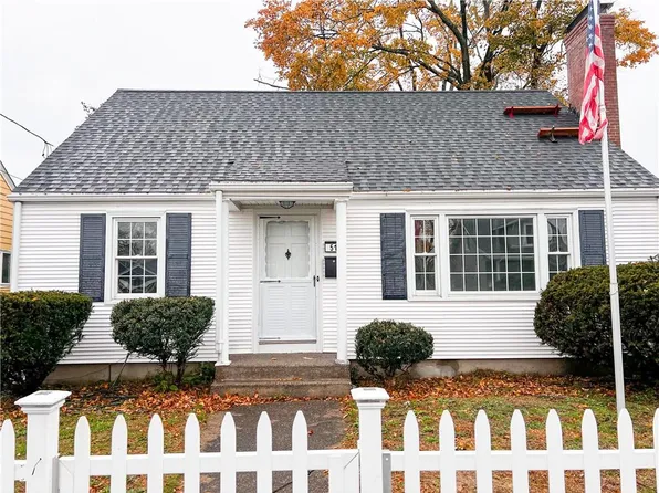 51 Benjamin St, Pawtucket, RI 02861