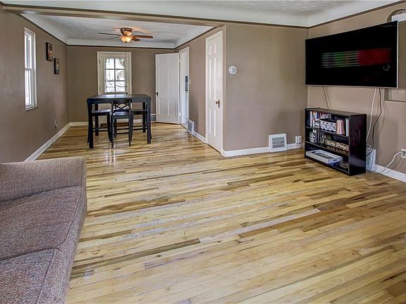 5th image of 4557 W 148th St