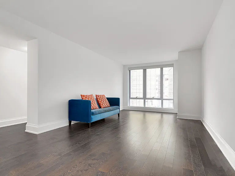 50 Riverside Blvd #10J — Photo 1