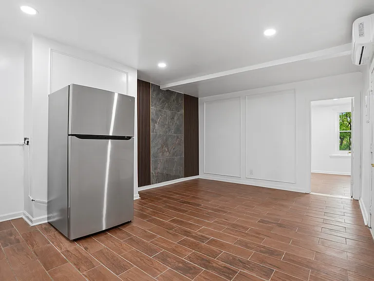 252 E Girard Ave #1 — Photo 5