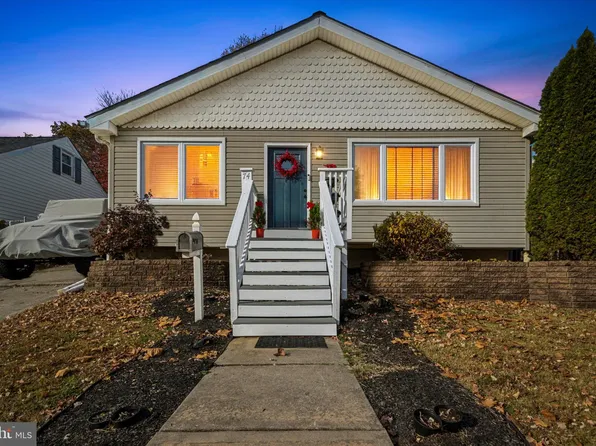 74 S Martin Ln, Norwood, PA 19074