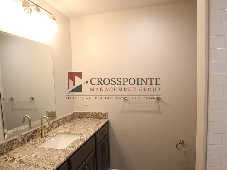 1927 Lindbergh Dr #301 — Photo 15