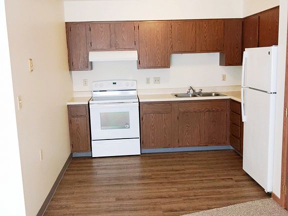 3rd image of 1120 2nd St SE #16096088