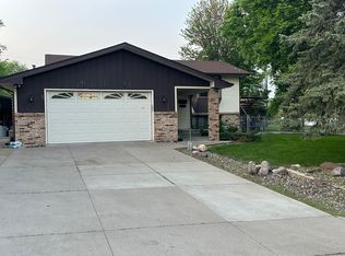 1277 Lealand Rd E, Saint Paul, MN 55109