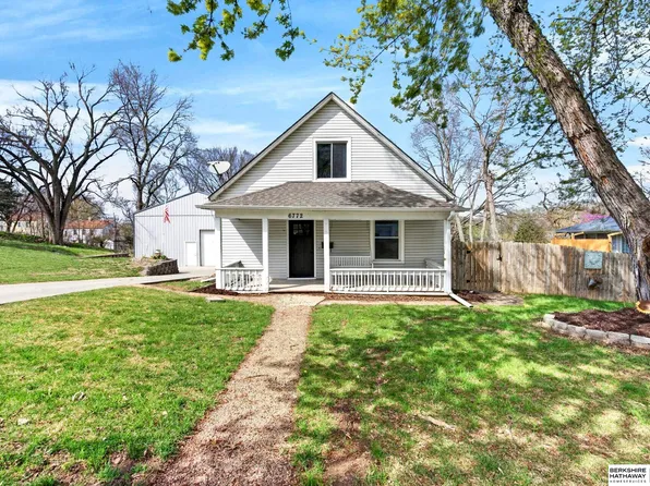 6772 Bedford Ave, Omaha, NE 68104