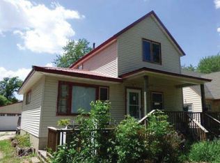 518 7th St SW, Willmar, MN 56201