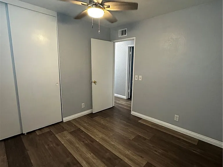 2152 Trafalgar Ave — Photo 9