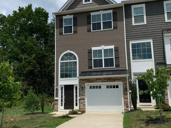 62 Andrews Pl, Fredericksburg, VA 22405