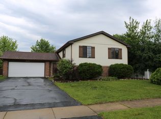 4195 Bayside Dr, Hanover Park, IL 60133