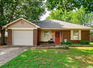 2415 Jerry Lee Dr, Conway, AR 72032