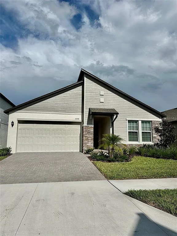 4 bed, 3.0 bath, 2084 sqft, $2,800 — Photo 3