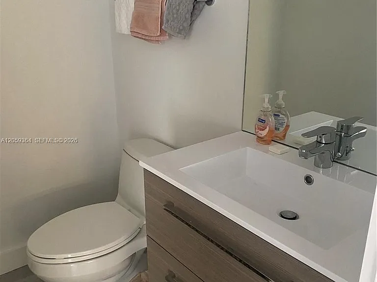 613 NE 26th Ave #613 — Photo 15
