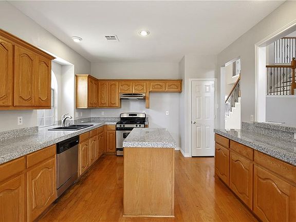 3rd image of 509 Buffalo Creek Dr