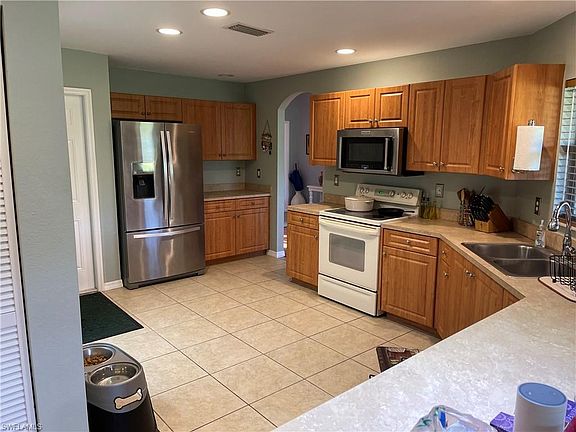 5th image of 714 Drury Ave