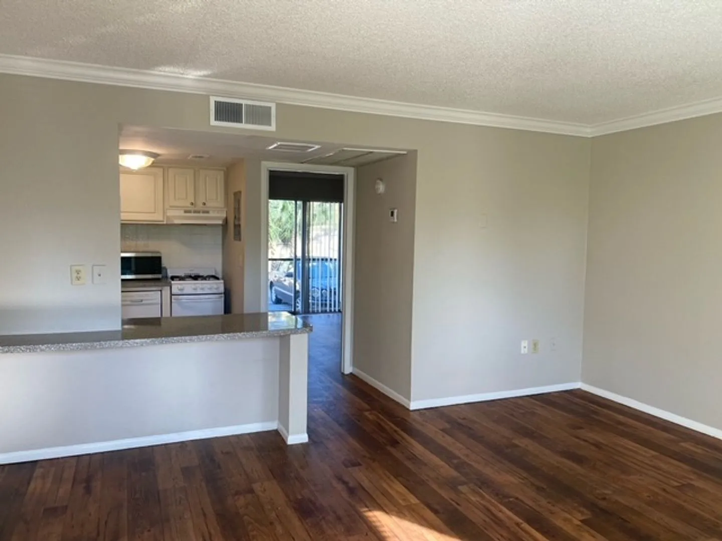 Move-In Ready Studio Affordable & Convenient! — Photo 3