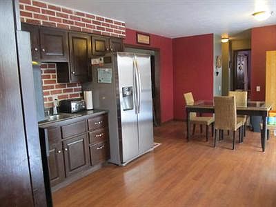 3rd image of 79 Woodland Park
