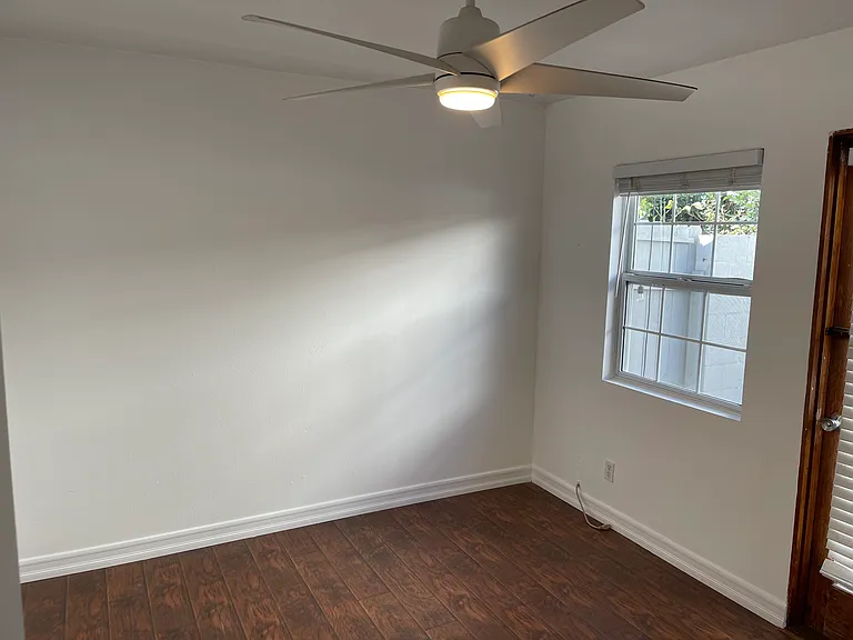 360 16th Pl #A — Photo 11