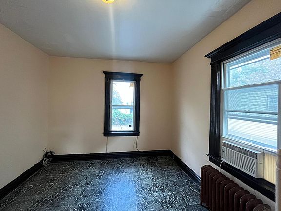 4th image of 176 Summit Ave #1E