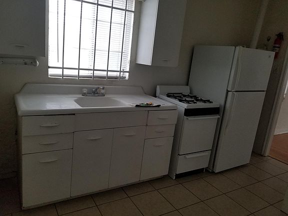 5th image of 1303 N Piedras St